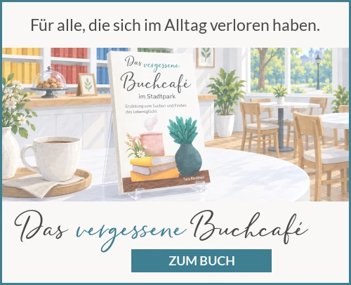 Das Buch „Das vergessene Buchcafé im Stadtpark“ vor einer hellen Buchcafé-Kulisse.
